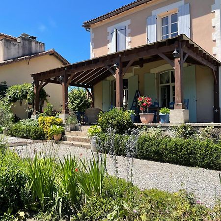 La Grange Terrou Guest House Saint-Germain-de-Confolens Exterior foto