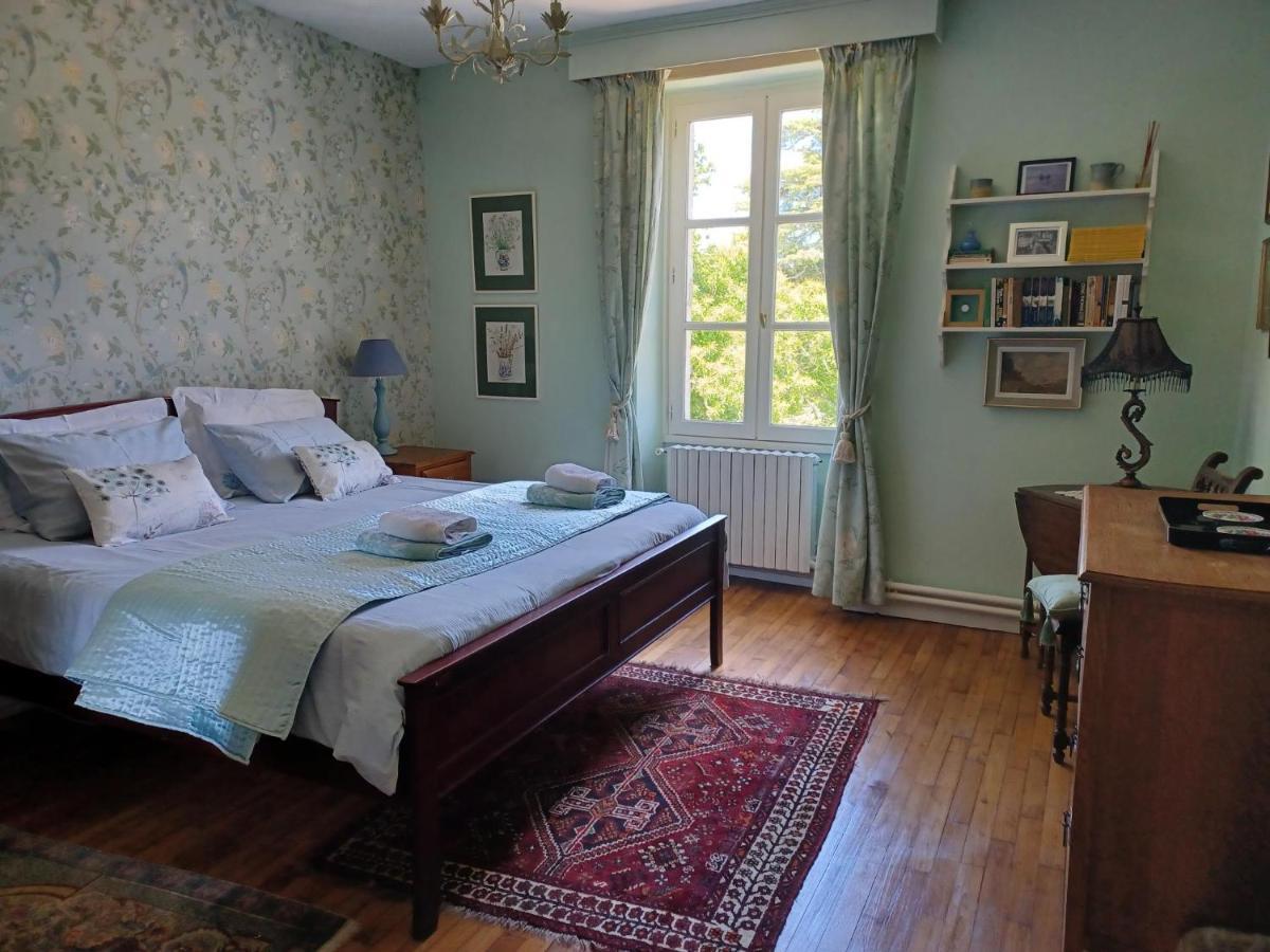 La Grange Terrou Guest House Saint-Germain-de-Confolens Exterior foto