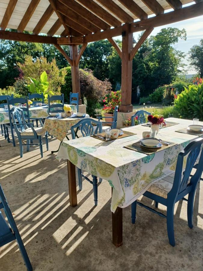 La Grange Terrou Guest House Saint-Germain-de-Confolens Exterior foto