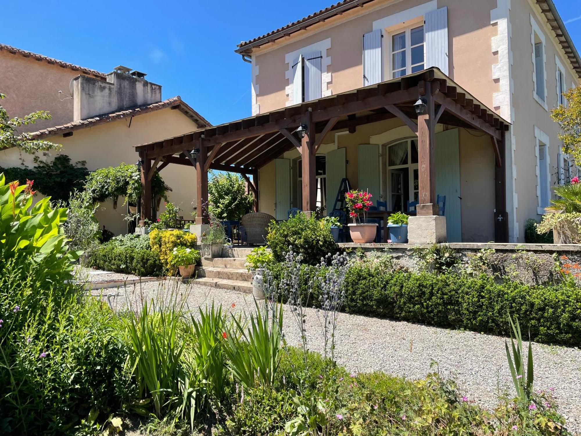 La Grange Terrou Guest House Saint-Germain-de-Confolens Exterior foto