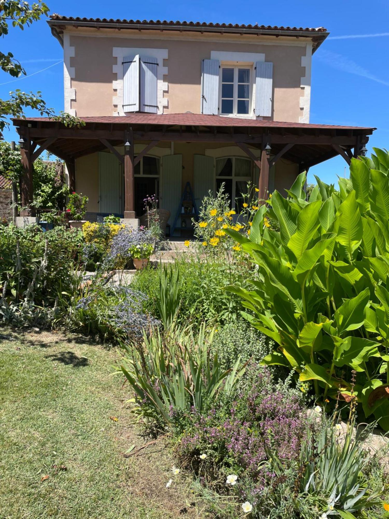 La Grange Terrou Guest House Saint-Germain-de-Confolens Exterior foto