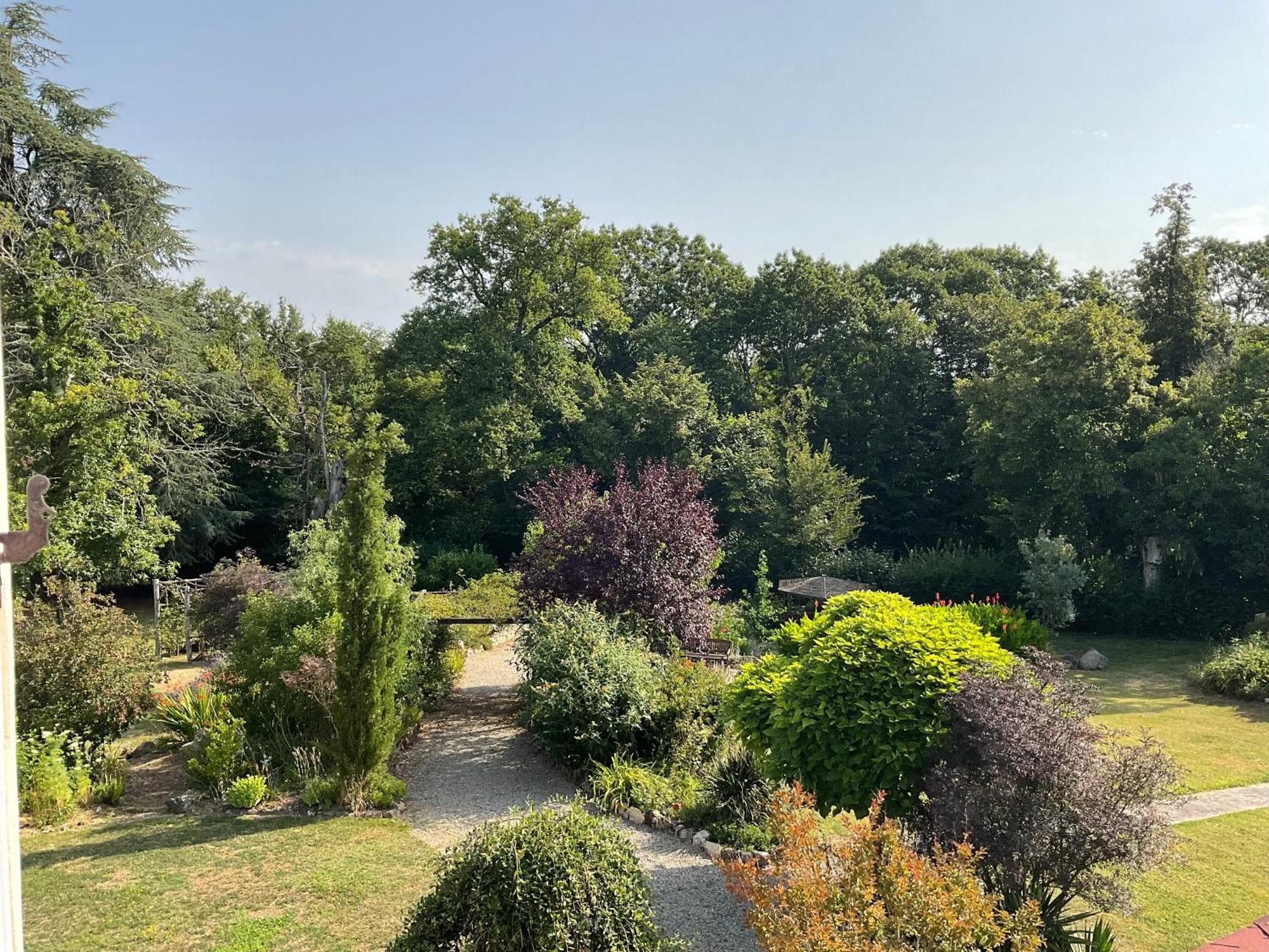 La Grange Terrou Guest House Saint-Germain-de-Confolens Exterior foto
