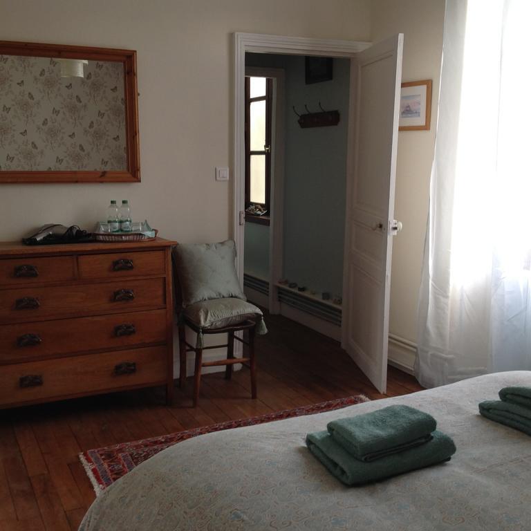 La Grange Terrou Guest House Saint-Germain-de-Confolens Exterior foto
