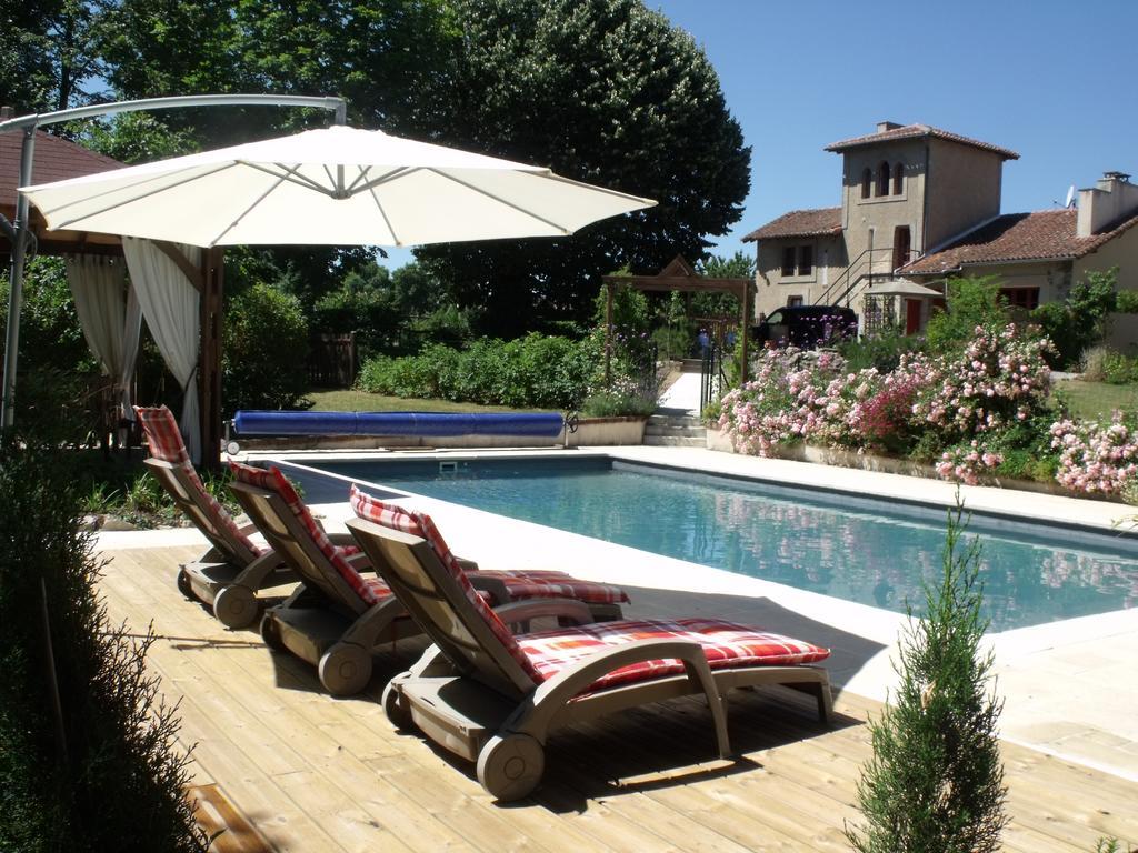 La Grange Terrou Guest House Saint-Germain-de-Confolens Exterior foto