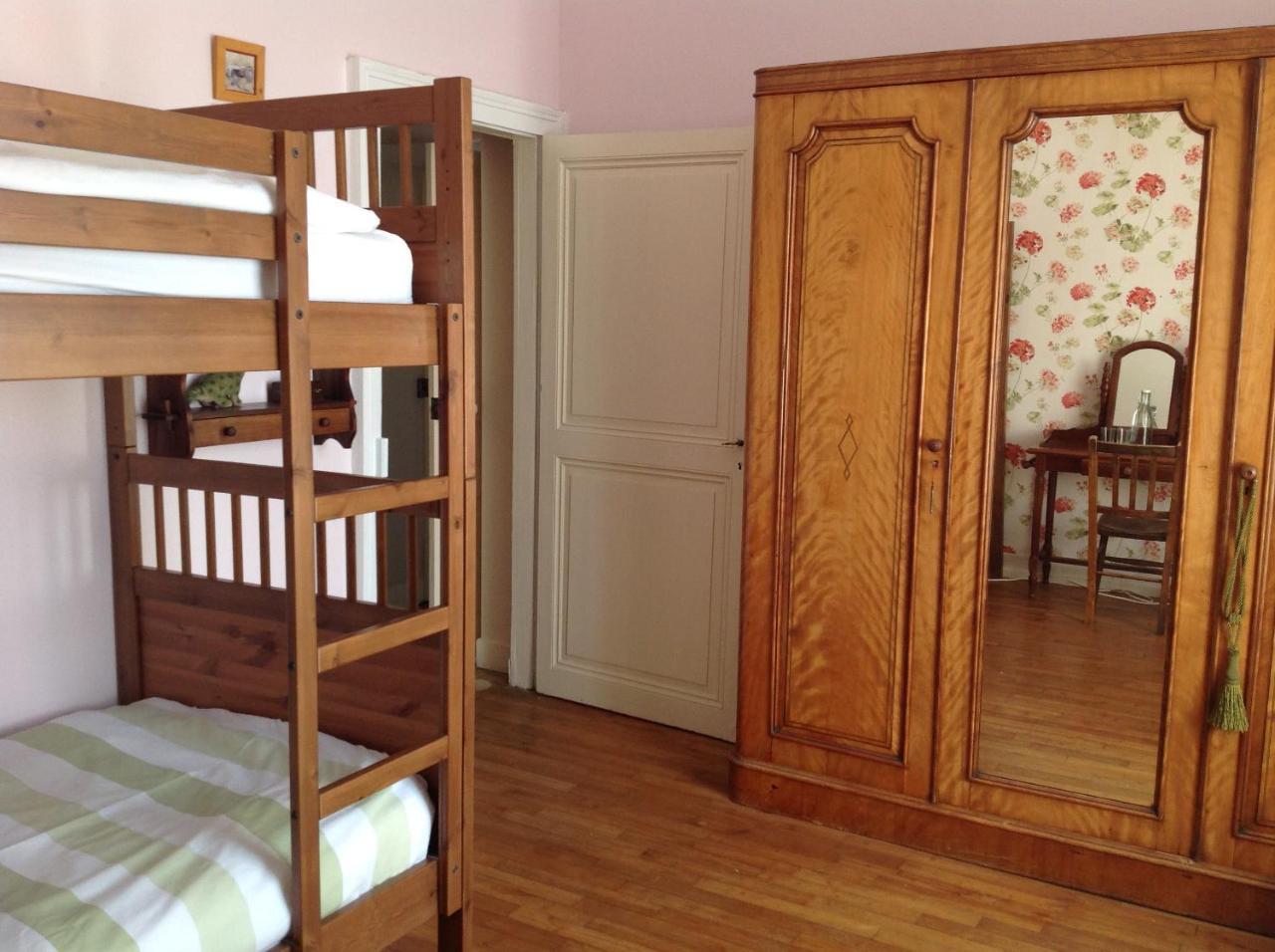 La Grange Terrou Guest House Saint-Germain-de-Confolens Exterior foto